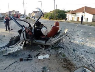 Σπαραγμός και οδύνη σε Καβάλα και Δράμα για το φρικιαστικό θάνατο των δύο νέων στην άσφαλτο (φώτο)